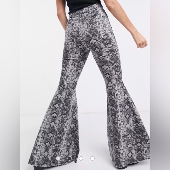 NWT We the Free Just Float On Flare Jeans - Picture 2 of 16